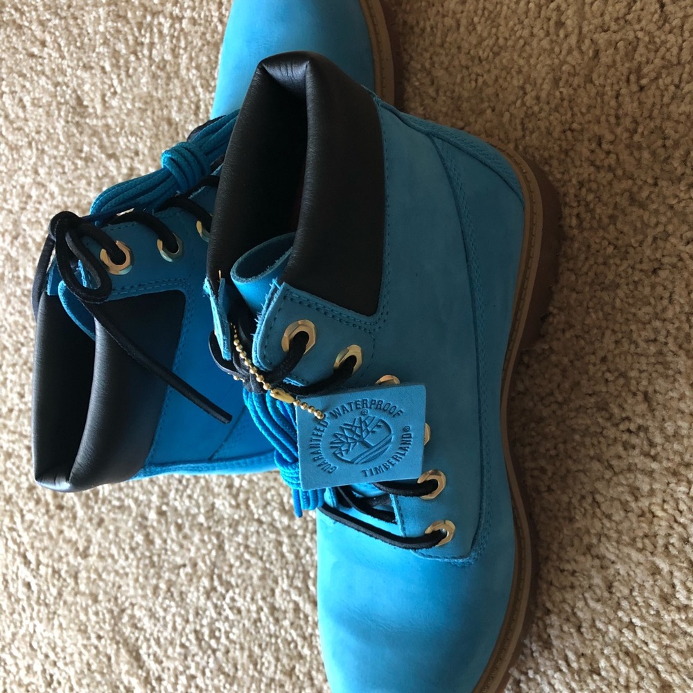 New Timberland Bright Blue Limited Release Boots